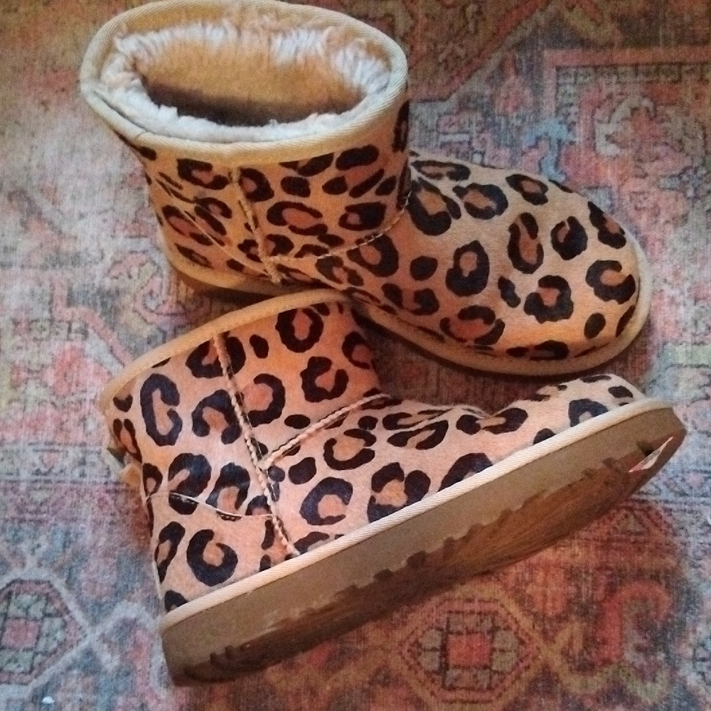 EUC Rare UGG Tan Leopard Print Y2k Boots - Size 6